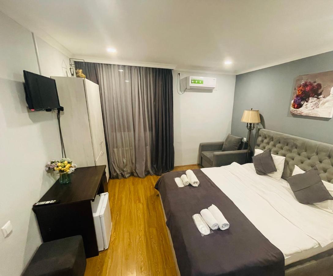 Book Hotel Тбілісі Екстер'єр фото