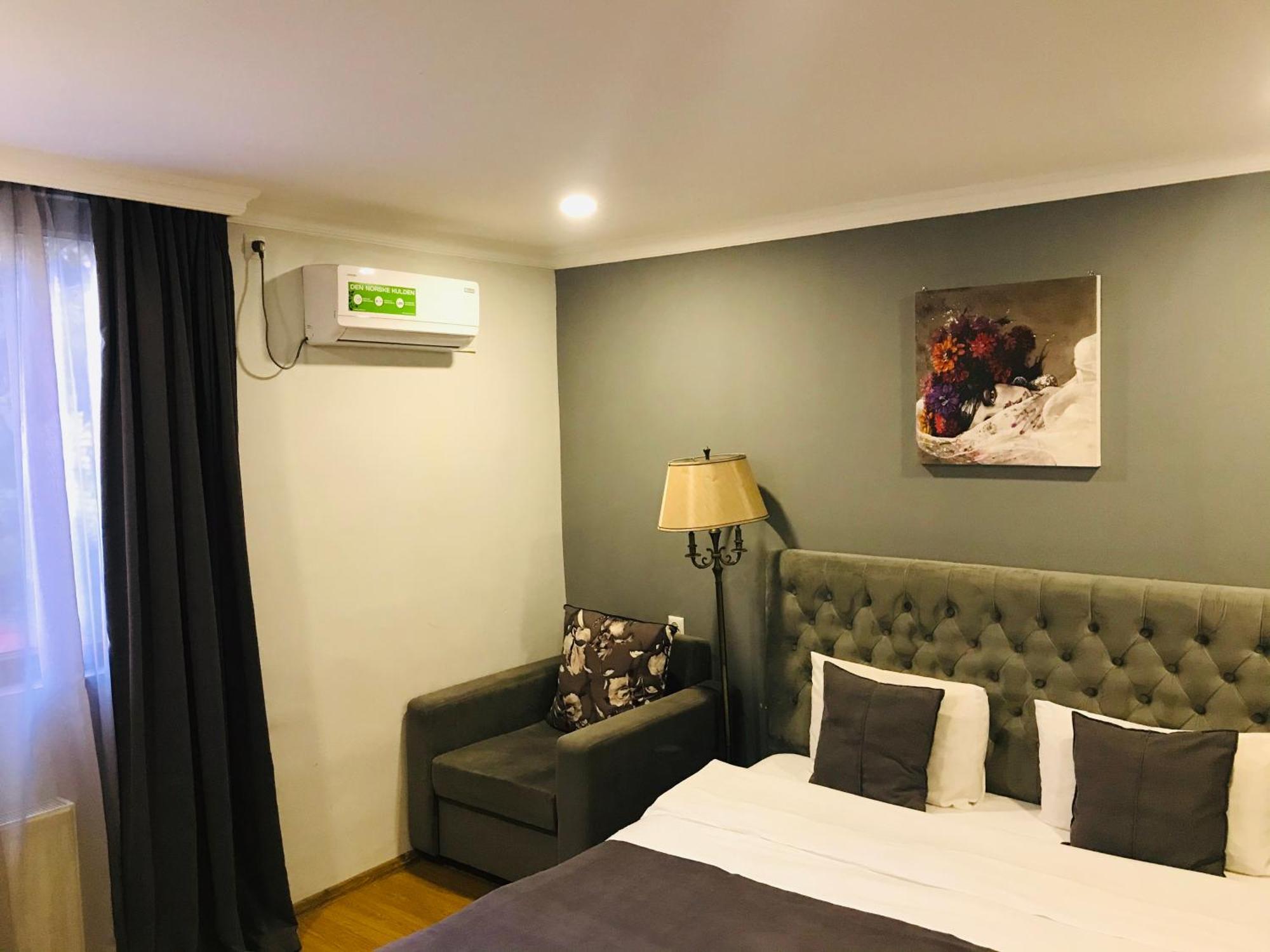 Book Hotel Тбілісі Екстер'єр фото